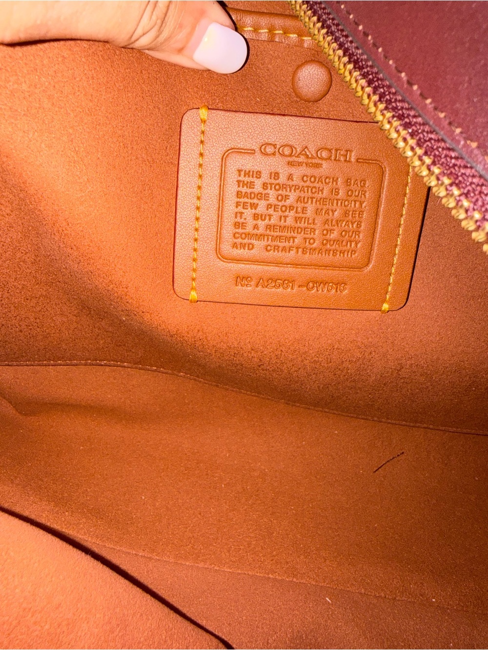 Authentic Coach Empire 40 with charms- BNNU - Picture 8 of 12